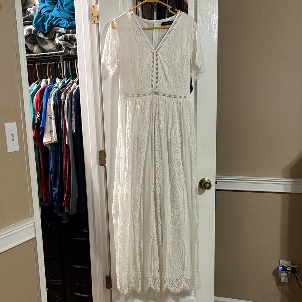 Chic Ivory Lace Maxi Dress